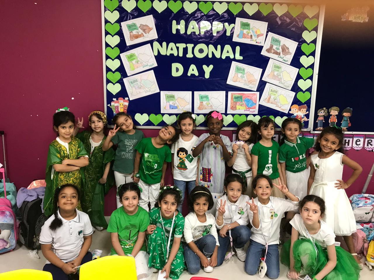 طلاب مدارس رواد الخليج العالمية - فرع جدة يحتفلون باليوم الوطني الـ89